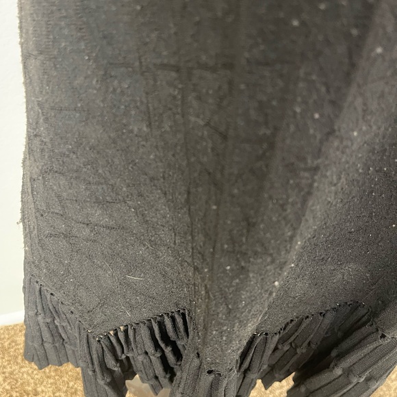 CAARA knit like black sleeveless top - Picture 6 of 7